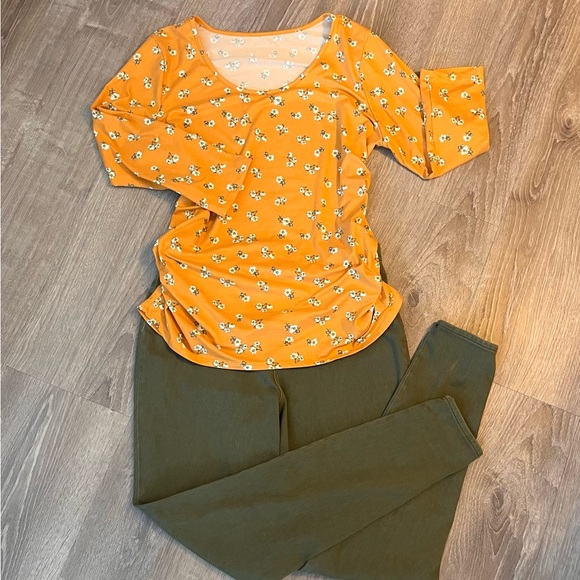 🩷3/$15 Mustard Yellow White Flowers Scoop Neck 3/4 Sleeves size L - Picture 2 of 7